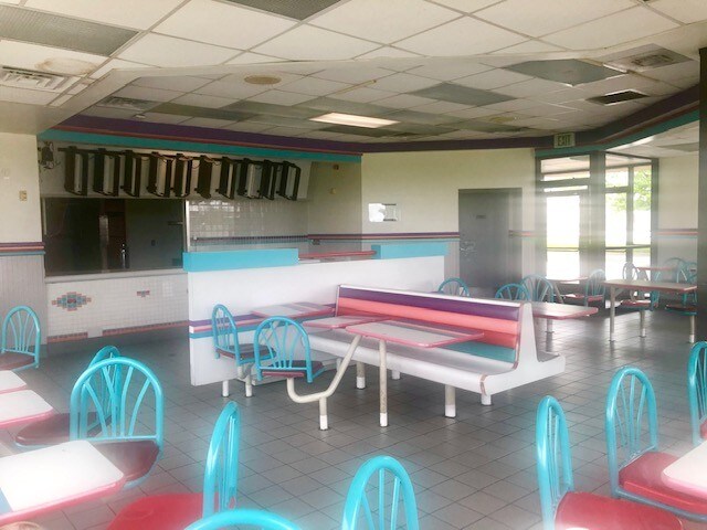 More Photos Of 2775 Woodlawn Rd, Lincoln Fast Food For Sale