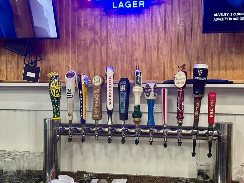 More Photos Of 320 S 8th St, Fernandina Beach Freestanding For Lease