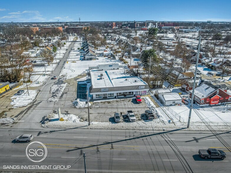 Primary Photo Of 2137-2141 Dixie Hwy, Louisville General Retail For Sale
