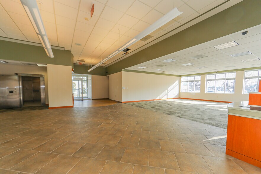 More Photos Of 1610 Main Ave, Clifton Bank For Sale