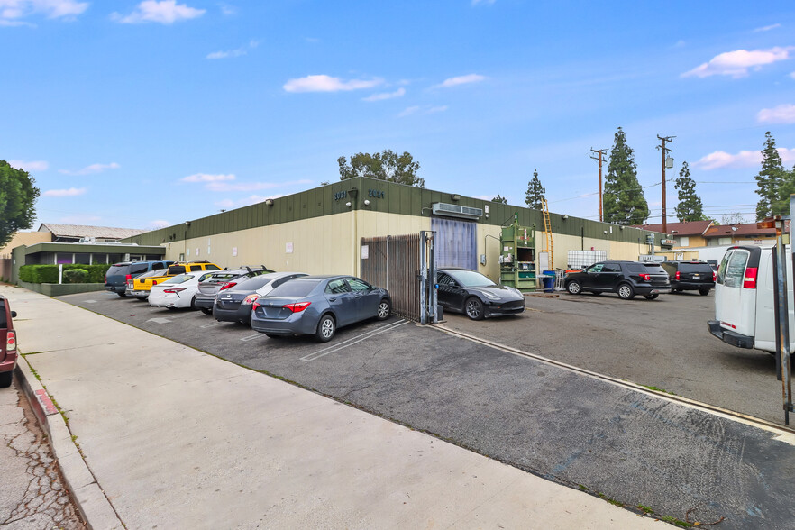 Primary Photo Of 2021 1st St, San Fernando Food Processing For Sale