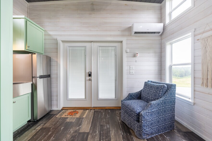 More Photos Of 2199 Roosterville Rd, Roopville Horse Stables For Sale