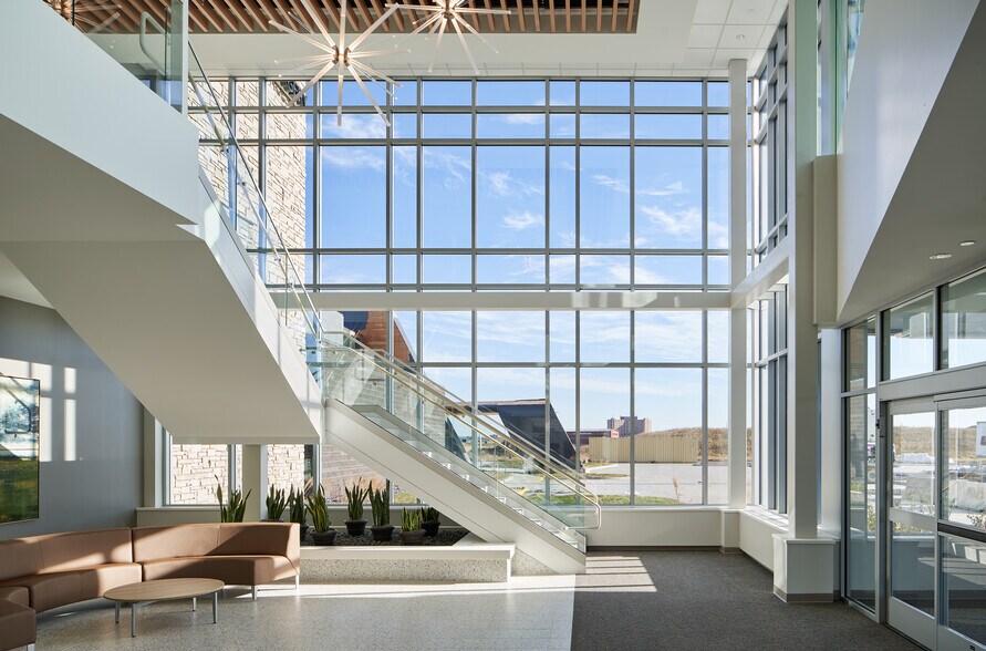 More Photos Of 350 23rd Ave E, West Fargo Healthcare For Lease