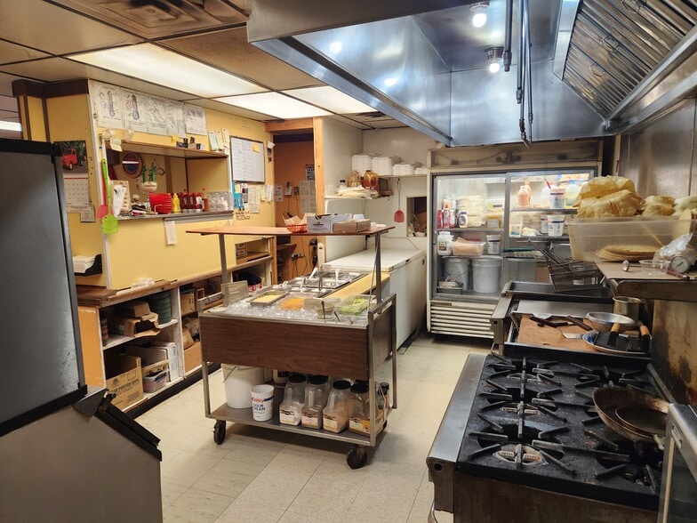 More Photos Of 101 Main St, Wiggins General Retail For Sale