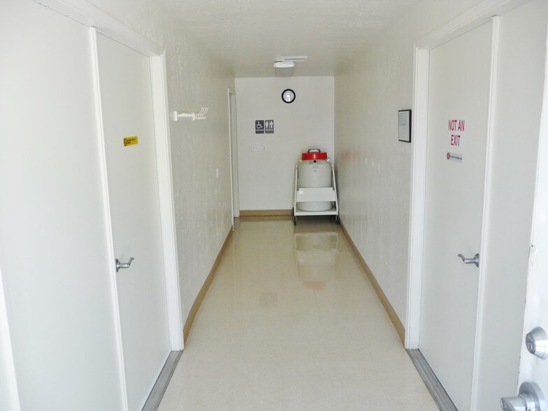 More Photos Of 1014 Kyle Ct, Ridgecrest Warehouse For Sale