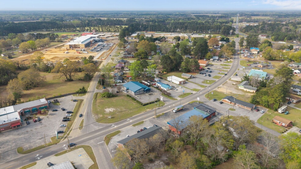 More Photos Of 402-406 Harris Ave, Raeford Storefront Retail Office For Sale