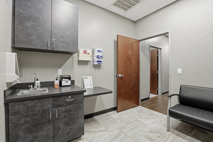 More Photos Of 2804 SW 134th St, Oklahoma City Medical For Sale