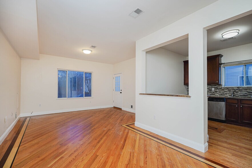 More Photos Of 1330-1332 Rockland Ave, Staten Island Medical For Sale