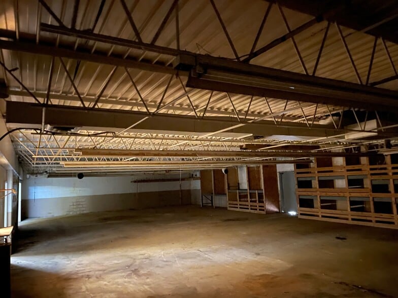 More Photos Of 132 Industrial Park Rd, Sweetwater Service For Lease