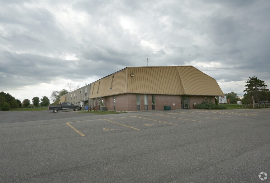More Photos Of 112 John Cavanaugh Rd, Ottawa Light Manufacturing For Lease