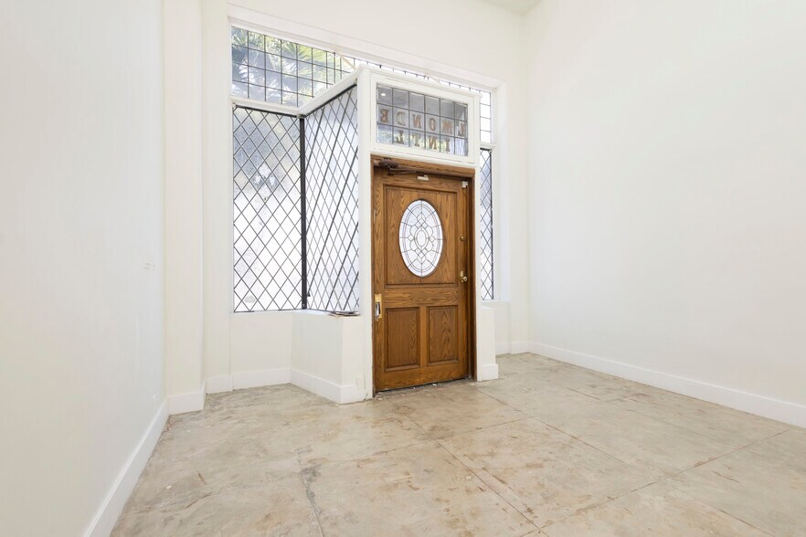 More Photos Of 245-251 S Robertson Blvd, Beverly Hills Storefront Retail Office For Lease