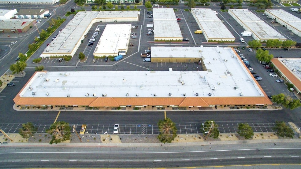 More Photos Of 155 Glendale Ave, Sparks Flex For Lease