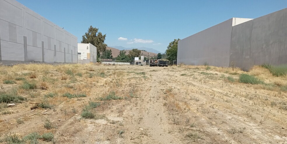 More Photos Of 1940 W Holt Ave, Pomona Land For Lease