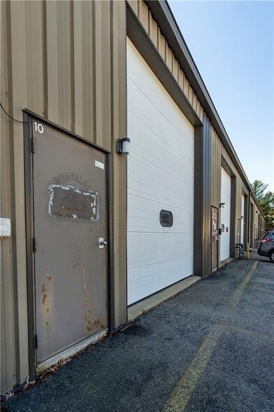 More Photos Of 1012 Tiogue Ave, Coventry Warehouse For Lease
