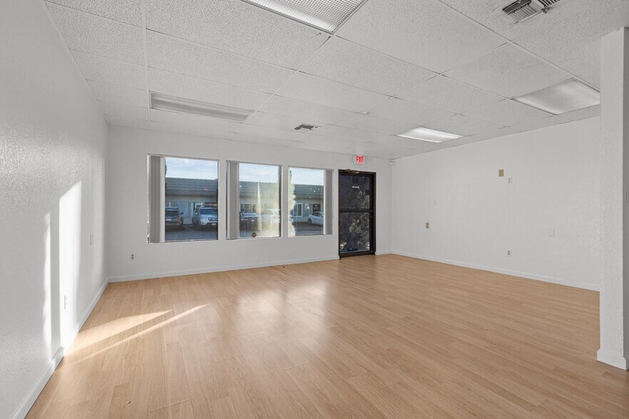More Photos Of 4800 Manzanita Ave, Carmichael Office Residential For Lease