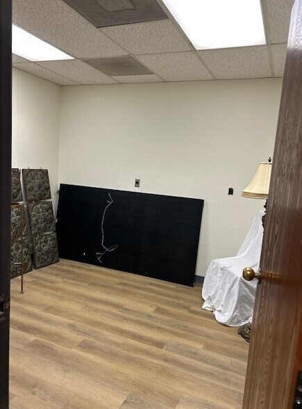 More Photos Of 2412 N Ponderosa Dr, Camarillo Medical For Sale