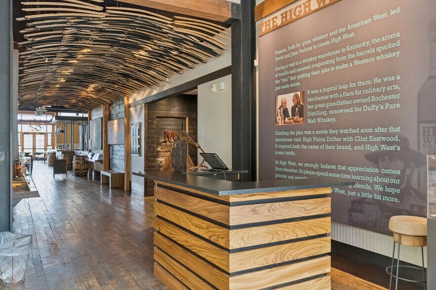 More Photos Of 27649 Old Lincoln Highway, Wanship Freestanding For Sale