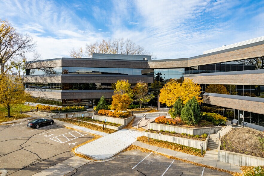 Primary Photo Of 1295 Northland Dr, Mendota Heights Medical For Lease