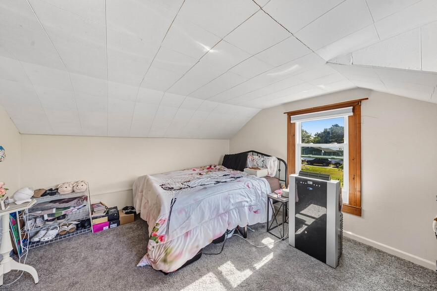 More Photos Of 40 Amboy Rd, Old Bridge Flex For Sale