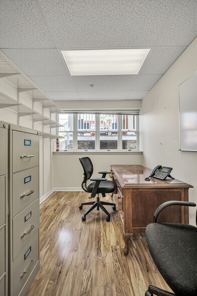 More Photos Of 815 Greenwood Ave, Jenkintown Medical For Sale