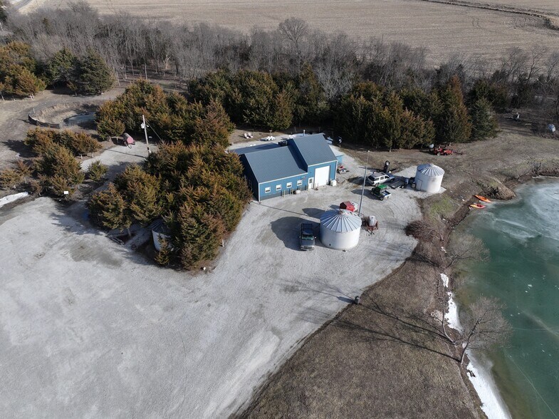 More Photos Of 43937 Highway 36, Monroe City General Retail For Sale