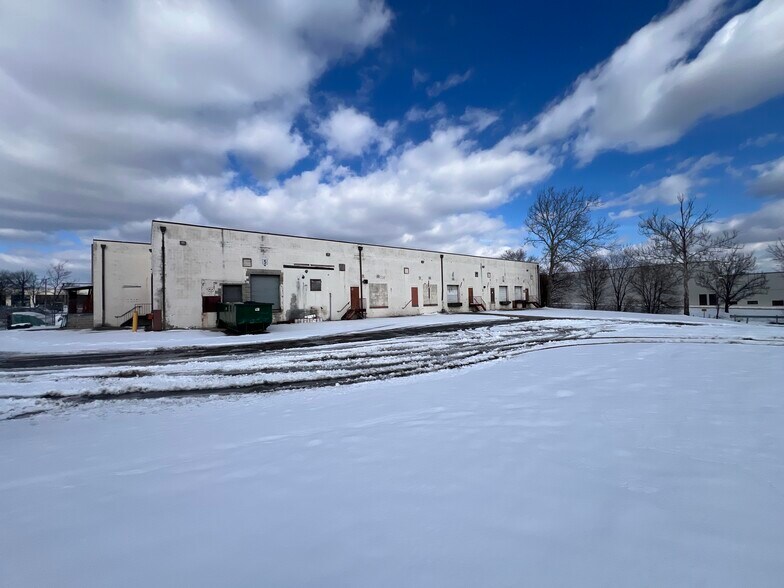 More Photos Of 5731 General Washington Dr, Alexandria Distribution For Sale