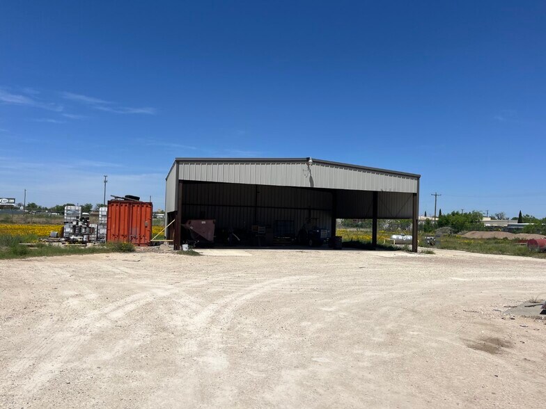 More Photos Of 234 W Avenue L, San Angelo Manufacturing For Sale