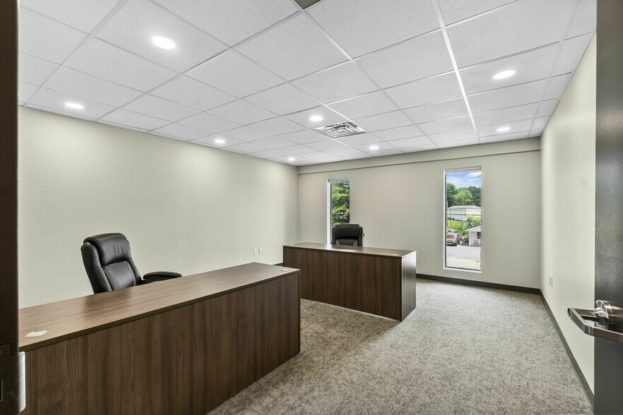 More Photos Of 1427 Thomas Dr, Cape Girardeau Coworking Space