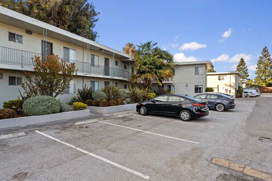 More Photos Of 655-663 Moorpark Way, Mountain View Apartments For Sale
