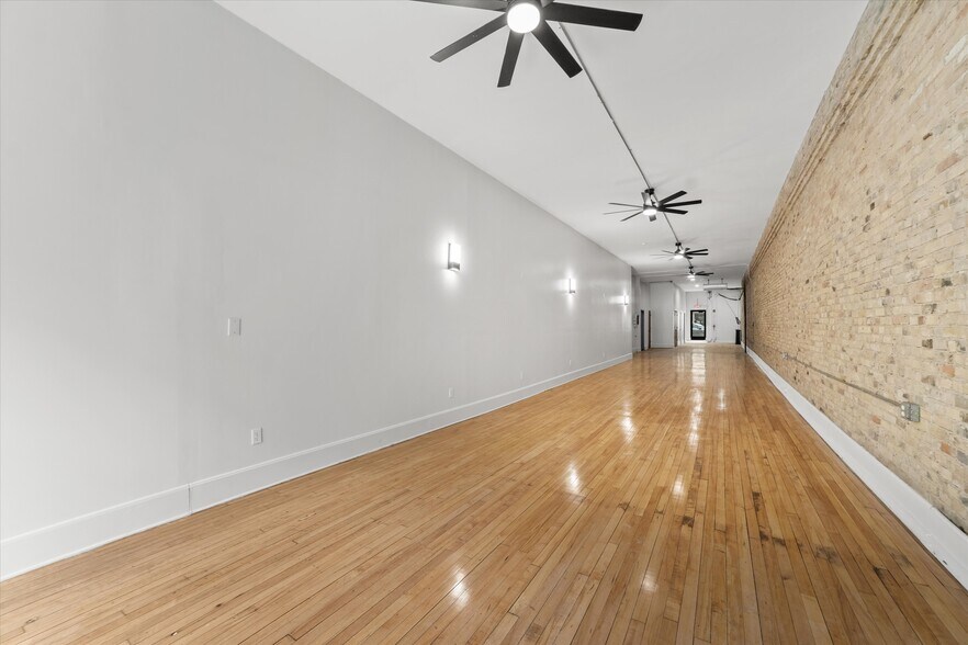 More Photos Of 532 N Water St, Milwaukee Office For Lease