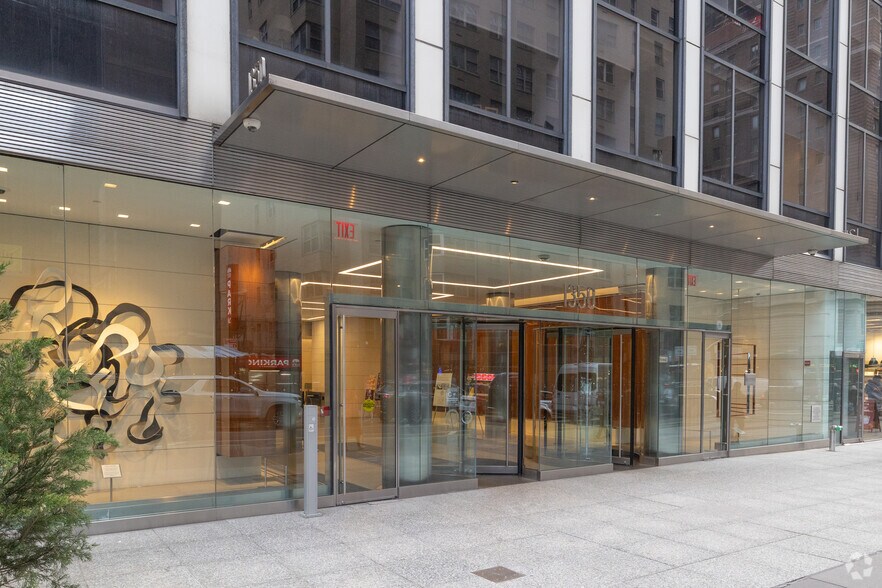 More Photos Of 1350 Avenue of the Americas, New York Office For Lease