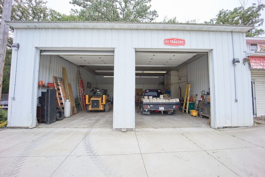 More Photos Of 5525 Highway 63 S, Rochester Light Distribution For Sale