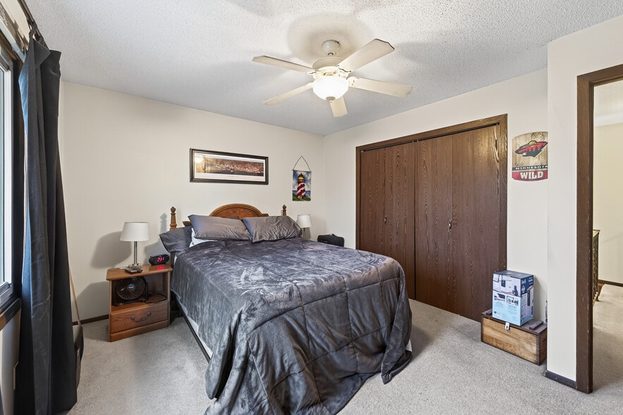 More Photos Of 5531 Maryland Ave N, New Hope Apartments For Sale