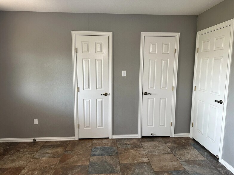 More Photos Of 1782 Key Ln, Abilene Office For Lease