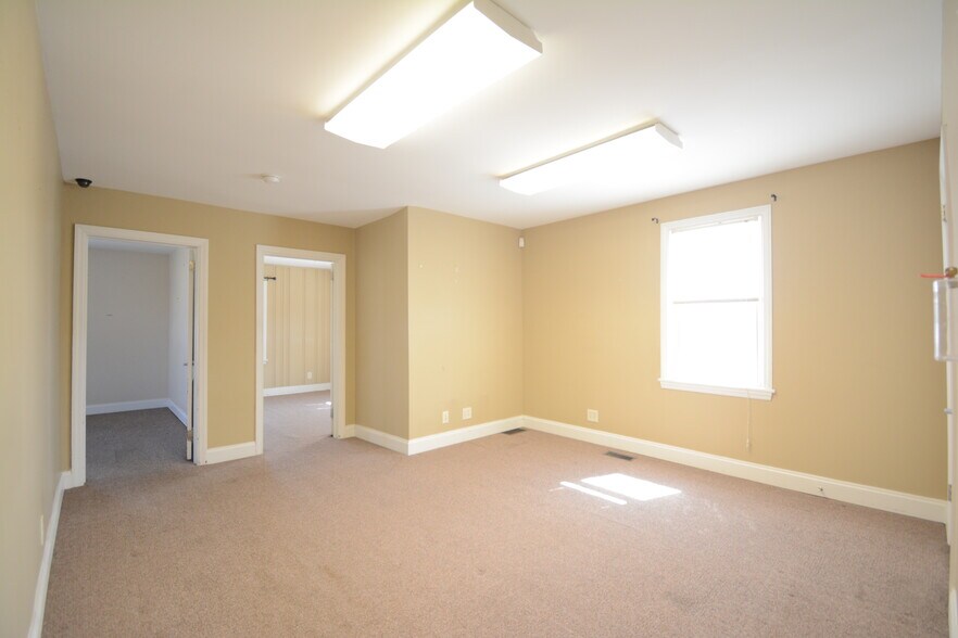 More Photos Of 616 E Cypress St, Kennett Square Medical For Sale