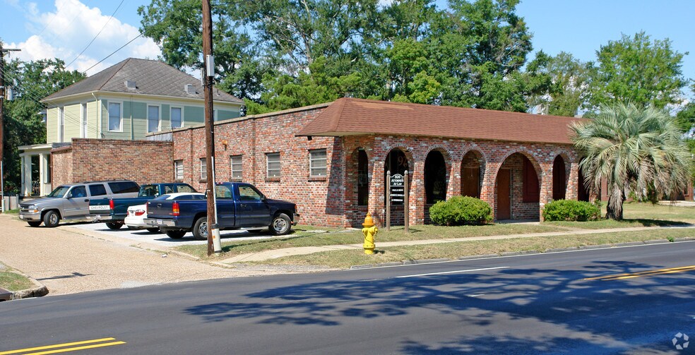 More Photos Of 920 Dauphin St, Mobile Office For Sale