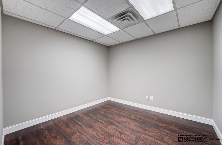 More Photos Of 400-460 Fame Rd, Dayton Light Distribution For Lease