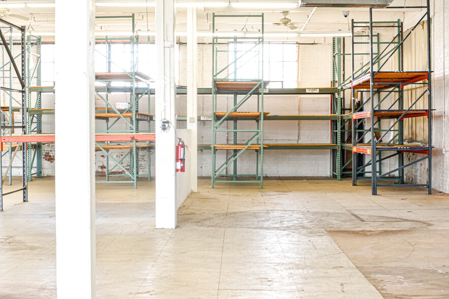 More Photos Of 2 Aspen Pl, Passaic Showroom For Lease