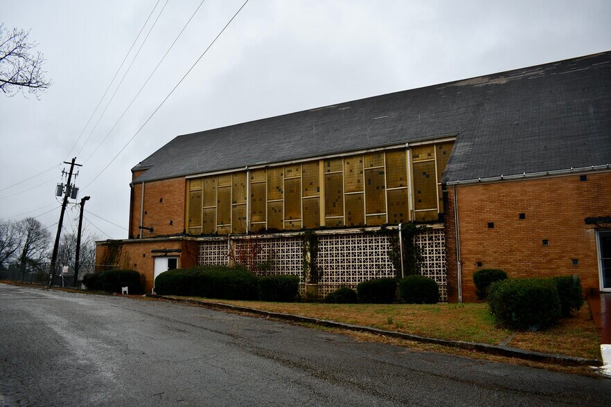 More Photos Of 2218 Candler Rd, Decatur Religious Facility For Sale