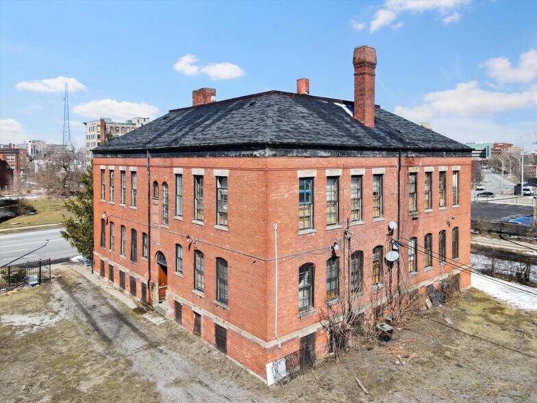 More Photos Of 453 Martin Luther King Jr. Blvd, Detroit Loft Creative Space For Sale