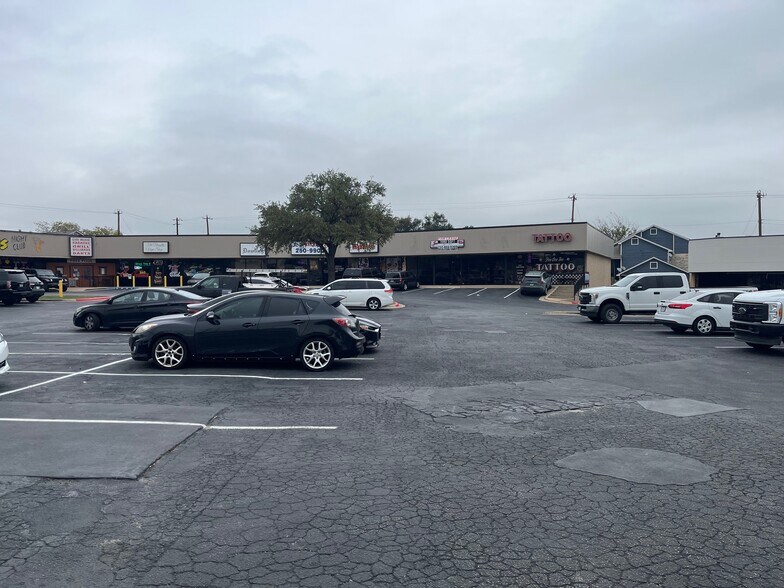 More Photos Of 13233 Pond Springs Rd, Austin Freestanding For Sale