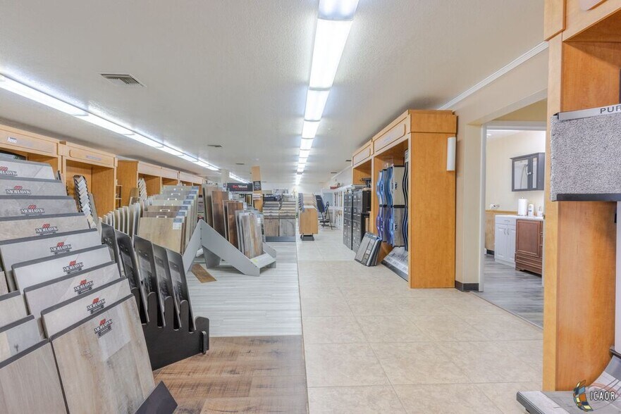 More Photos Of 1902 W Euclid Ave, El Centro Warehouse For Sale