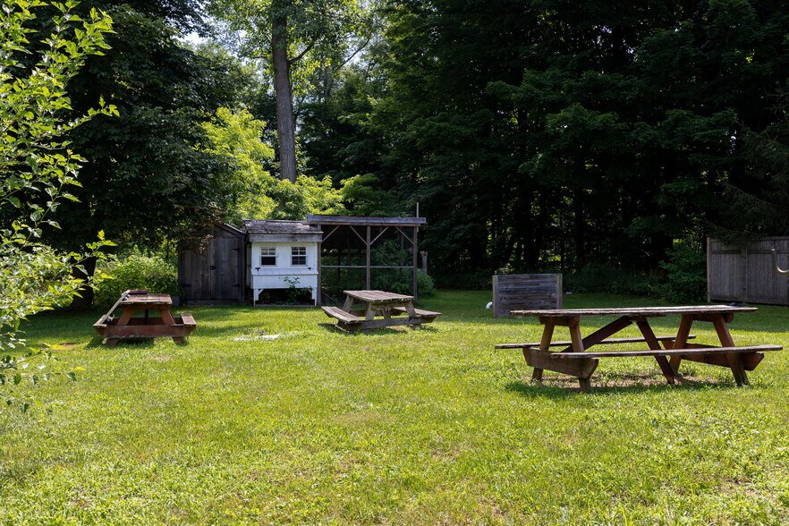 More Photos Of 139 S Main St, Sheffield Freestanding For Sale