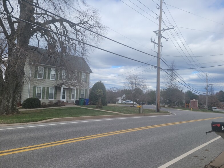 More Photos Of 834 Washington Rd, Westminster Flex For Sale