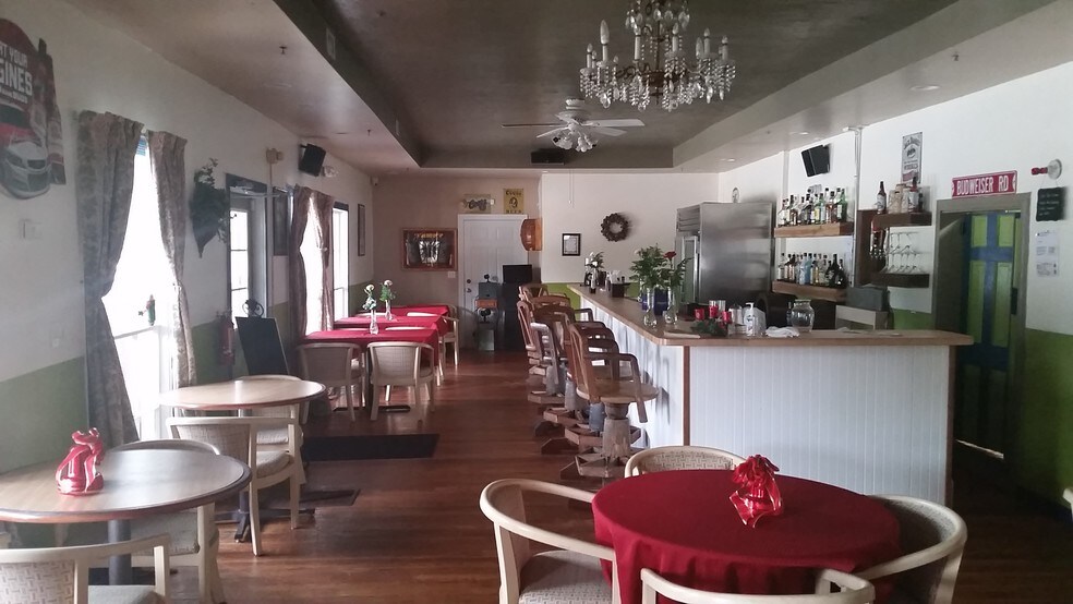 More Photos Of 300 S Volusia Ave, Orange City Hotel For Lease