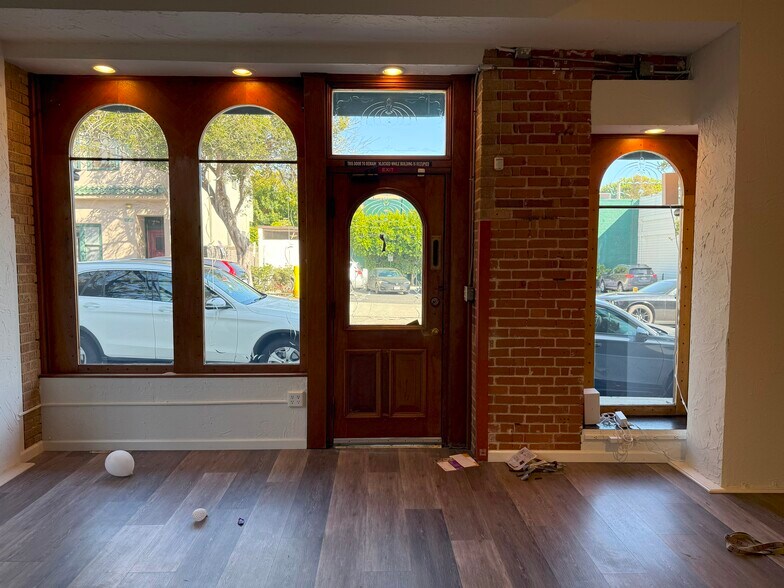 More Photos Of 2823-211 Main St, Santa Monica Loft Creative Space For Lease