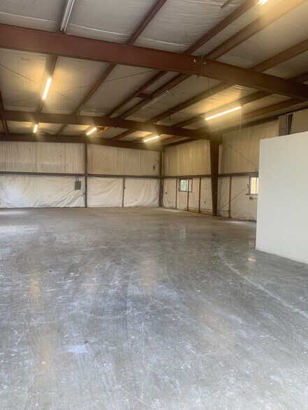 More Photos Of 111 Texas Ave, San Marcos Warehouse For Lease