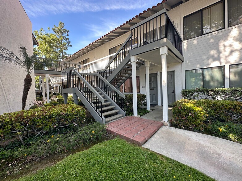 More Photos Of 1820 W Orangewood Ave, Orange Office For Lease