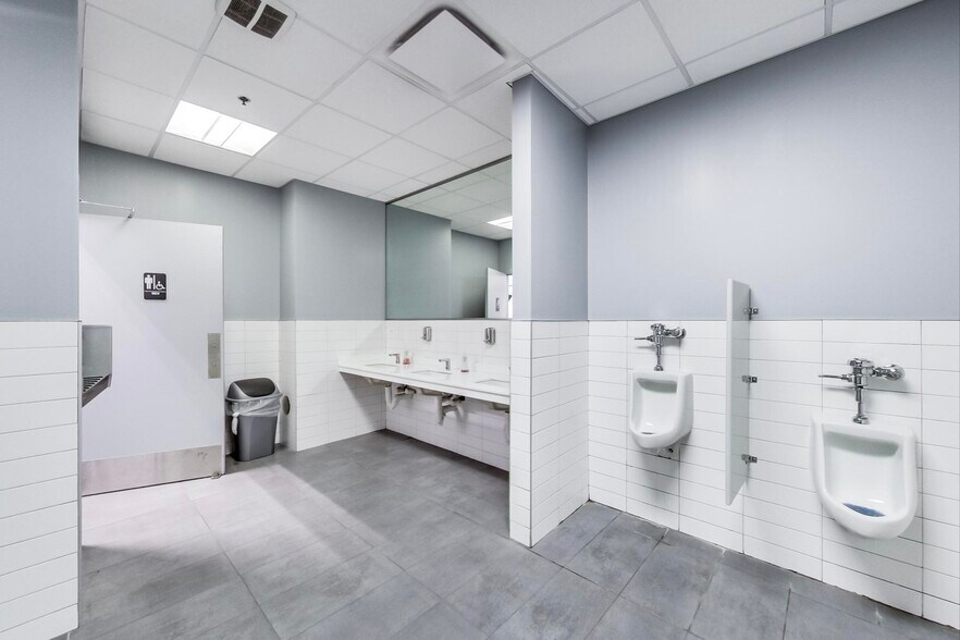 More Photos Of 645-659 W Randolph St, Chicago Apartments For Lease