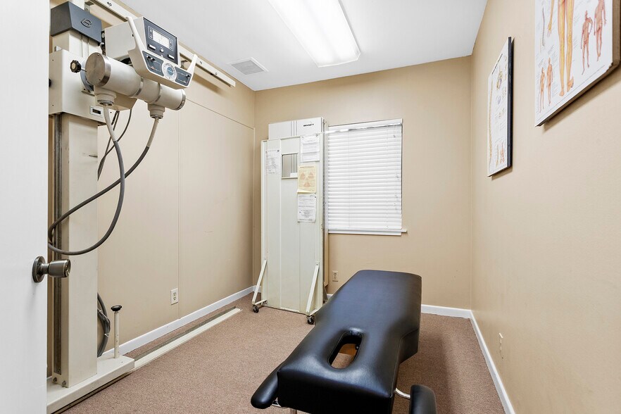 More Photos Of 3231 Waring Ct, Oceanside Medical For Lease